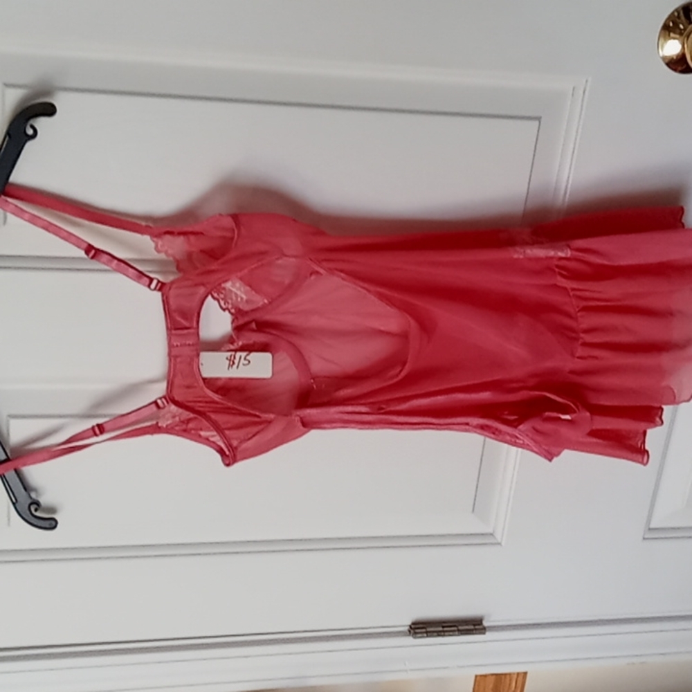 Lingerie - Picture 2 of 4